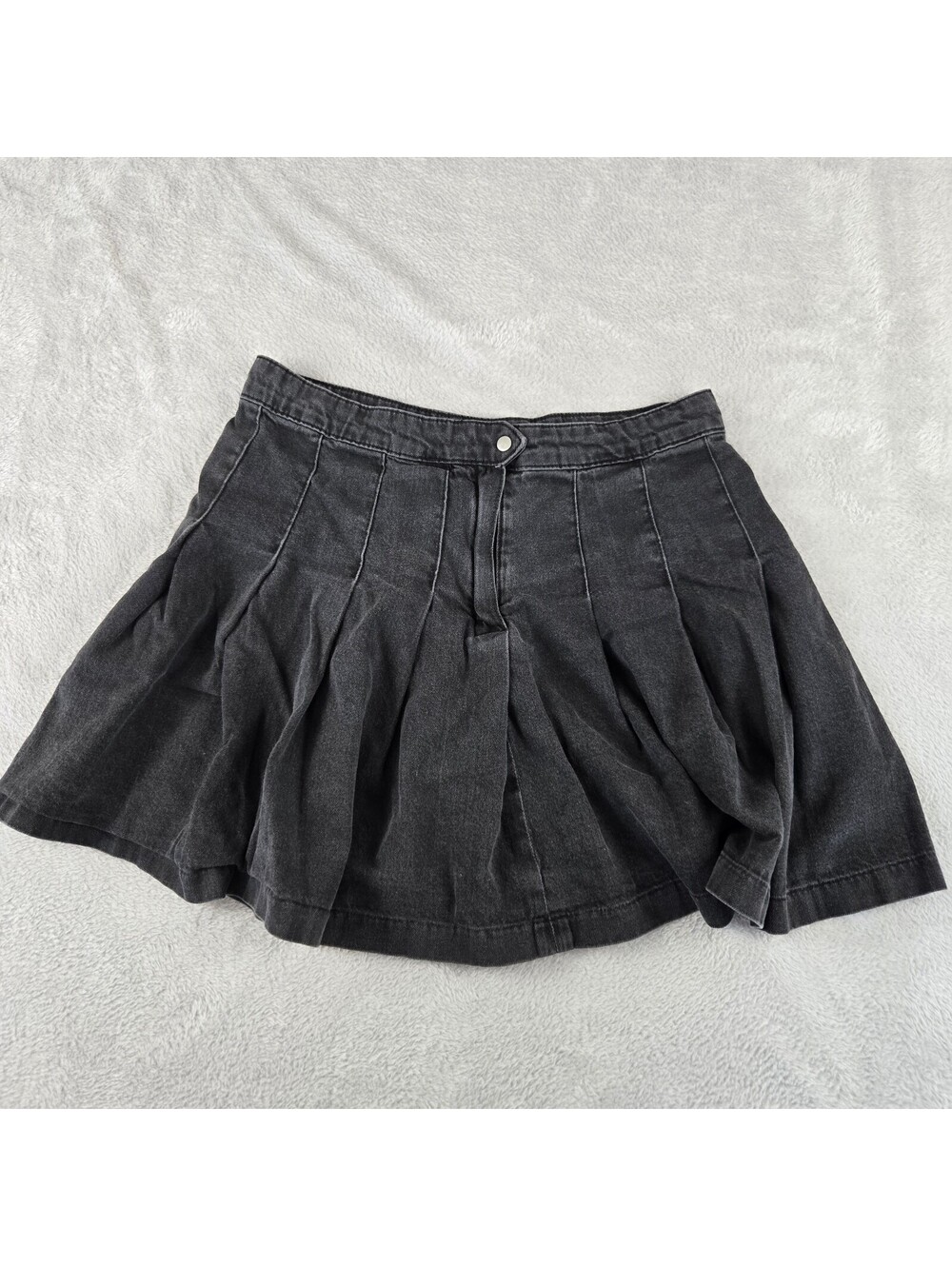 Divided Womens Pleated Mini Skirt Size 10 Black Washed Denim Y2K Skater